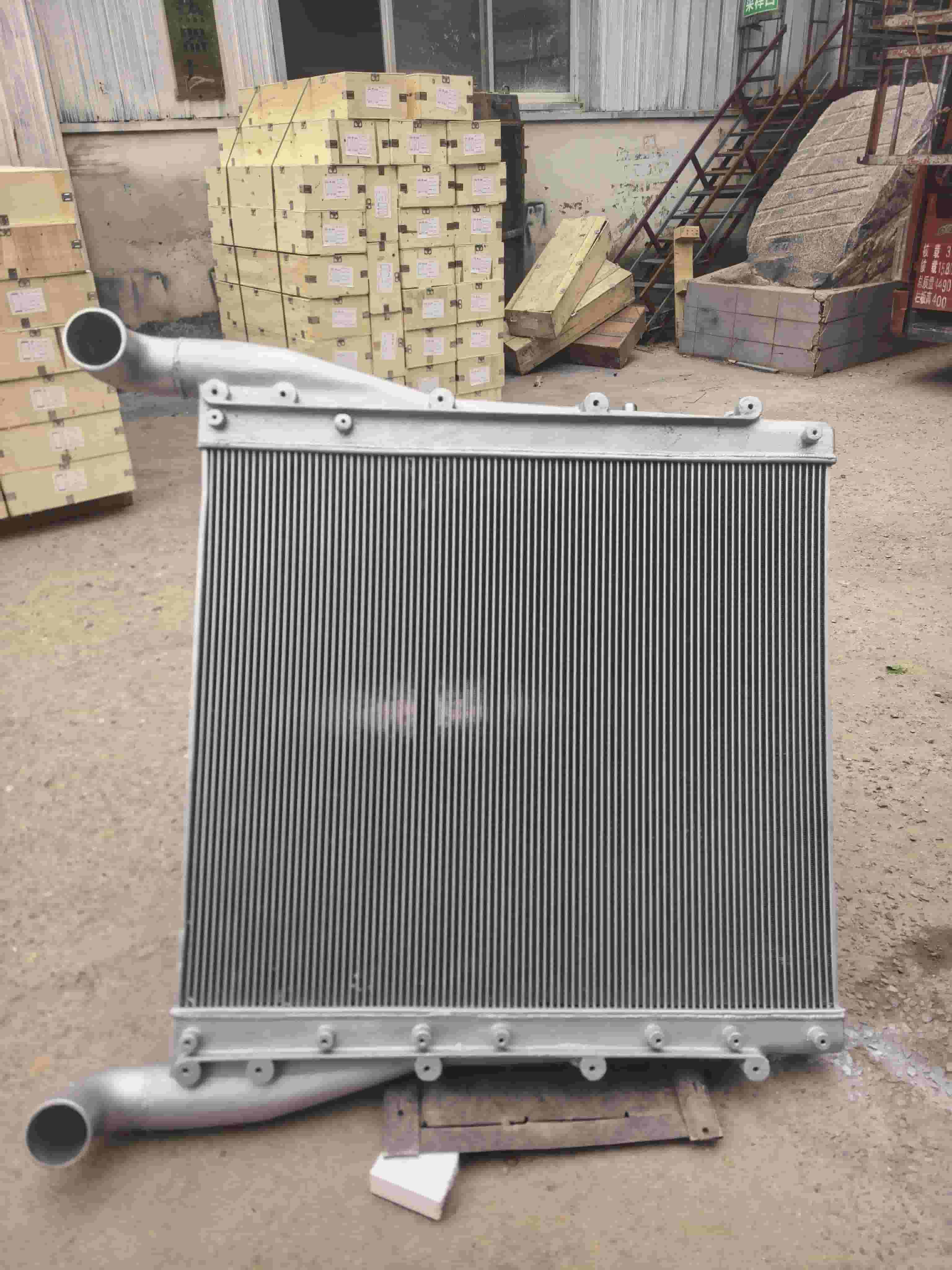 Intercooler para escavadora CAT 385 e CAT 390, com câmara de ar fundida conforme o padrão OEM.