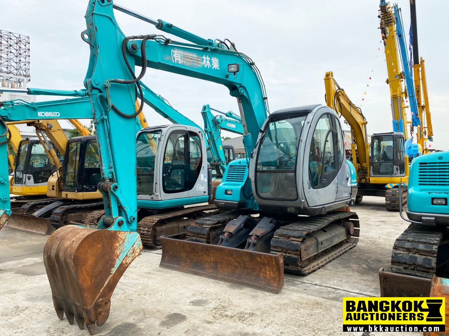 Kobelco60.jpg Kobelco60.jpg