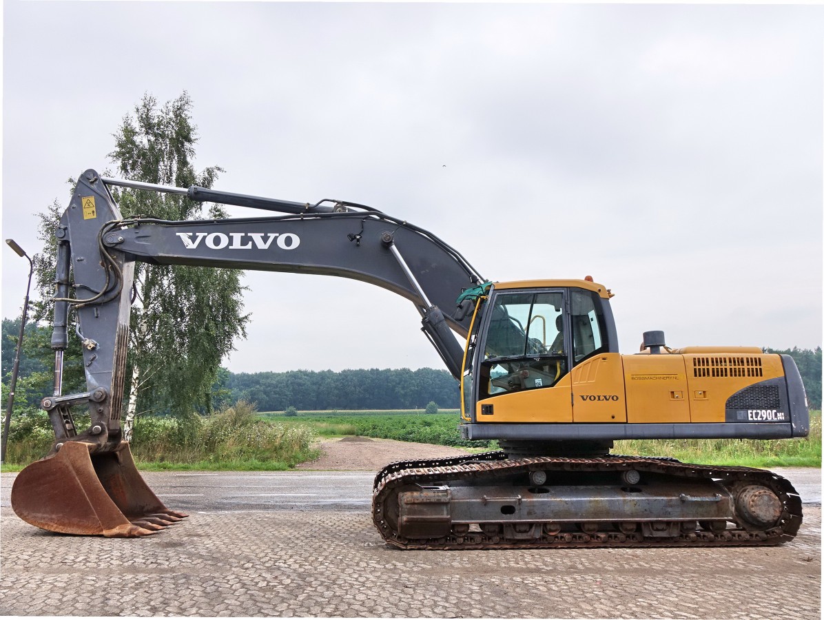  Volvo290D Excavator